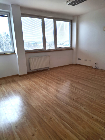 Prenájom kancelárskych priestorov Bytčická ulica 80 m2 - fotografia 3