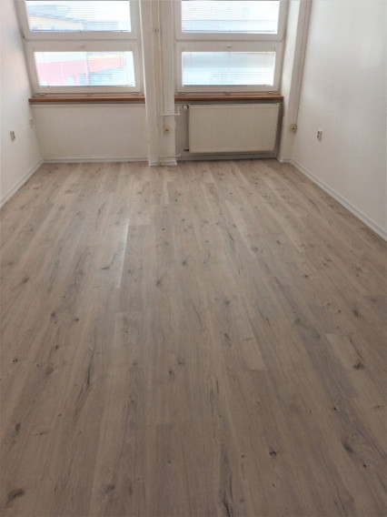 Prenájom kancelárie o výmere 18,4 m2 Bytčická ulica - fotografia 1