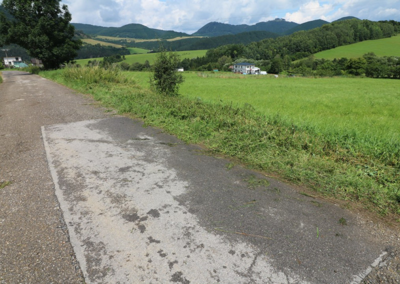 PREDAJ STAVEBNÝ POZEMOK S KRÁSNYM VÝHĽADOM DOLNÁ TIŽINA - fotografia 1