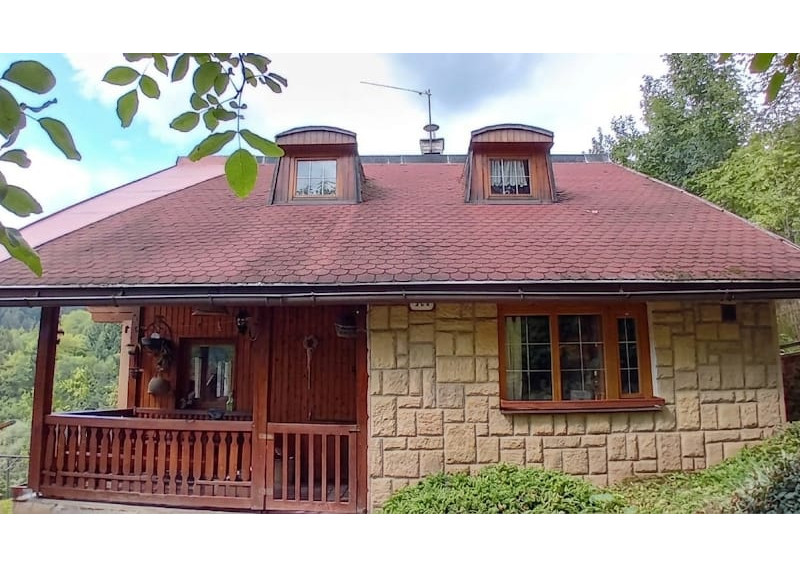 Predaj 2 chát a hospodárskeho domčeka na slnečnom pozemku 7 850 m² vo Veľkom Rovnom - fotografia 2