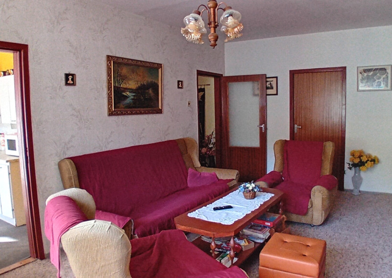 Predaj 4 izbový byt 87m2, pôvodný stav, 1. poschodie, SNP - Trenčianske Teplice - fotografia 1