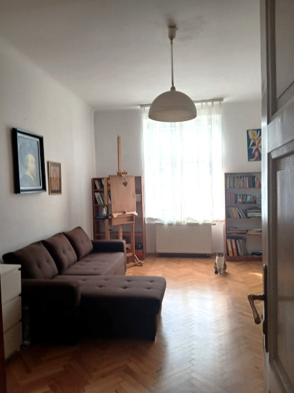 PREDAJ 2,5 IZBOVÝ STAROMESTSKÝ BYT - fotografia 3